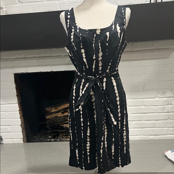 Ann Taylor Black and Cream Patterned Mini Dress - Picture 1 of 8